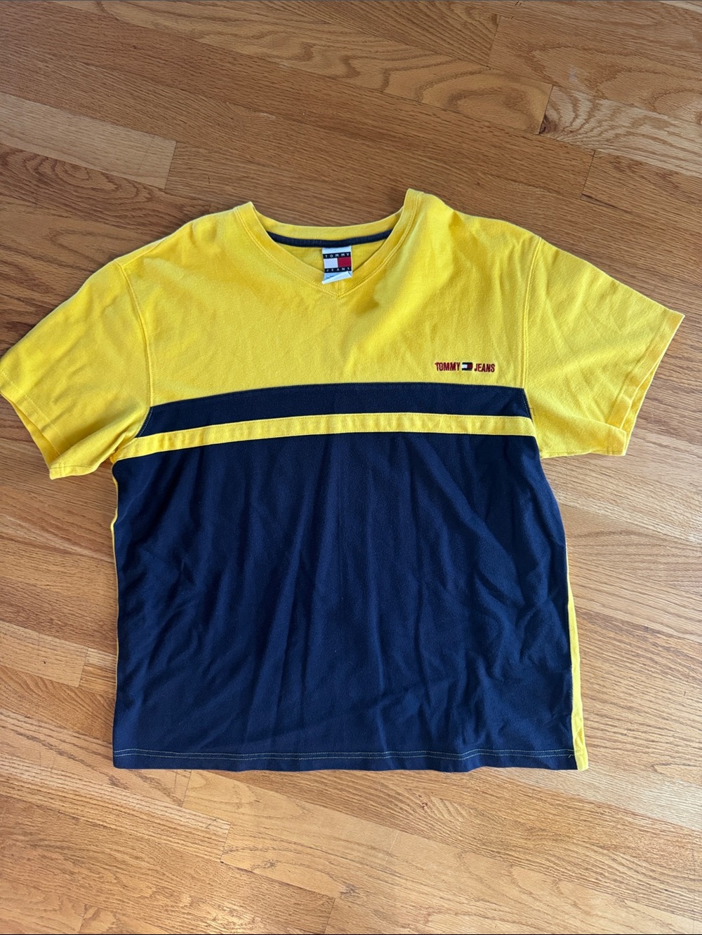 Y2K fashion Tommy Hilfiger Yellow and Navy Colorblock V-Neck Tee